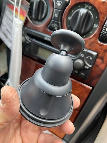 tır aksesuarları: Nokia telefonu ücün.Maşin aksesuarı.Tazadir.2 adadir. biri 13 azn — 9