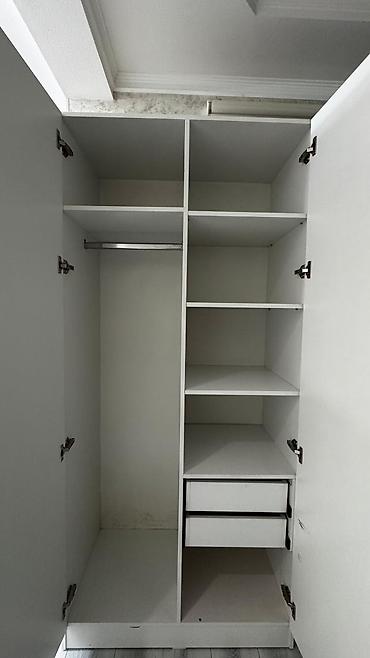 Шифоньеры, шкафы для одежды: Двухдверный шкаф для одежды с зеркалом на фасаде. - Цвет — 2