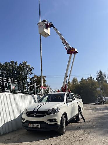 urban construction: Стрела 12 м, 200 т — 1