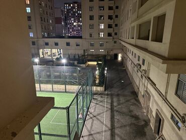 Uzunmüddətli kirayə mənzillər: Nerimanov rayonu Şerq bazarinin yani maqistral yolda 16/3mertebesinde — 16