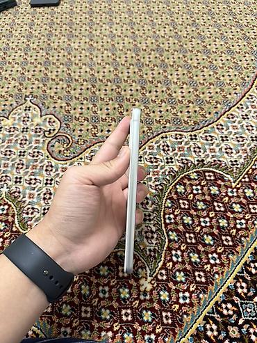 vr ochki: Samsung Galaxy S21 FE 5G (белый) - Экран AMOLED c отверстием под — 5
