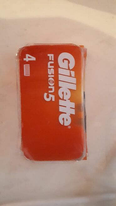 tebii sac aliram: Gillette fusion 5 tezedir.4 eded 5 bicaqli.Sehv alinib.Ceki olmadigi