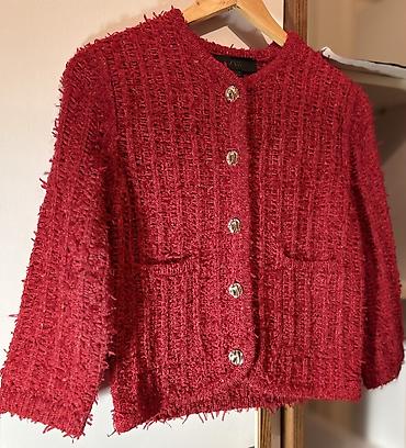 Zara jaket heç geyinilmeyib. 60 azn e alınıb 45 azn e satılır