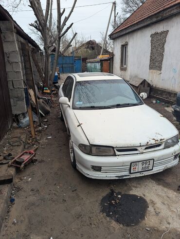 Mitsubishi: Mitsubishi Lancer: 1995 г., 1.6 л, Механика, Бензин, Седан