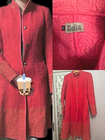 pull bear: Пальто, Халат, Осень-весна, Стеганый, Длинная модель, Приталенная модель — 1