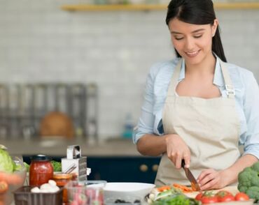 купить детскую кухню: Ищу помощницу по дому и детьми: приготовить завтрак и ужин, накормить