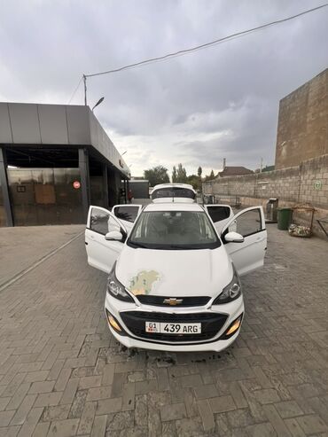 опель внедорожник: Представляем компактный хэтчбек Chevrolet Spark белого цвета. Этот
