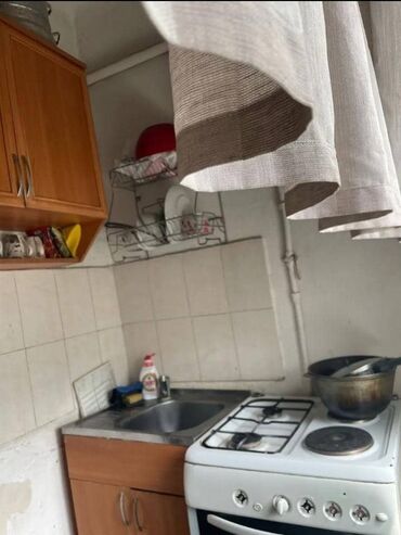 сколько стоит трехкомнатная квартира в бишкеке: Срочно продается 1 ком. квартира! 1 этаж из 3 Площадь: 28 м2 Район