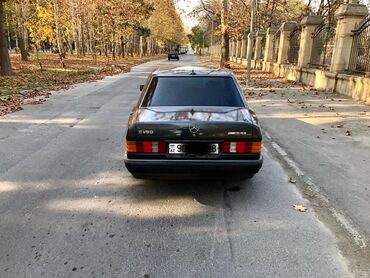 Mercedes-Benz: Mercedes-Benz 190: 2 l | 1990 il Sedan — 4