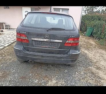 Automobili: DELOVI. Mercedes-Benz B-Klasa B180 CDI, hečbek/MPV. - Dizel motor — 2