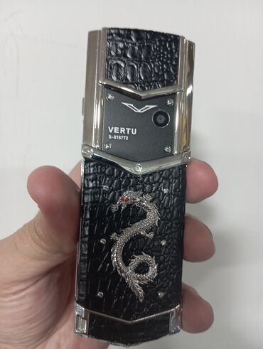 tecno pova neo 2: Vertu Signature Touch, rəng - Gümüşü, Düyməli