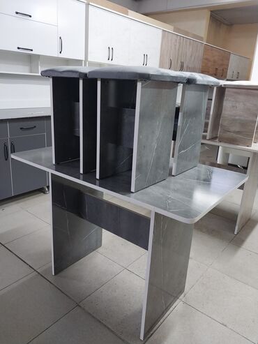 Кухонные гарнитуры: Комплект стол и стулья Новый