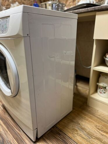 Paltaryuyan maşınlar: Samsung önyükləməli paltaryuyan maşın Model: Samsung Nova Compact — 12