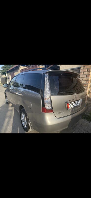 Mitsubishi: Mitsubishi Grandis: 2010 г., 2.4 л, Автомат, Бензин, Минивэн — 5