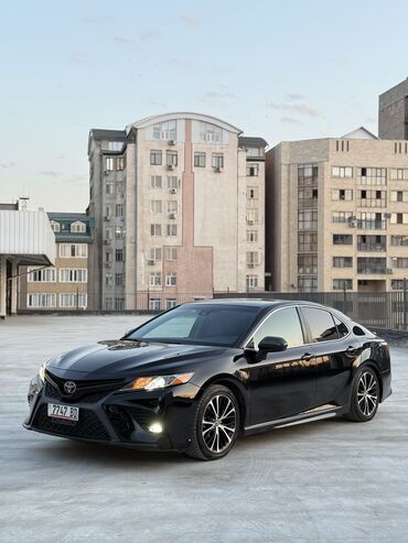 срочно в связи с переездом: Toyota Camry: 2018 г., 2.5 л, Автомат, Бензин, Седан