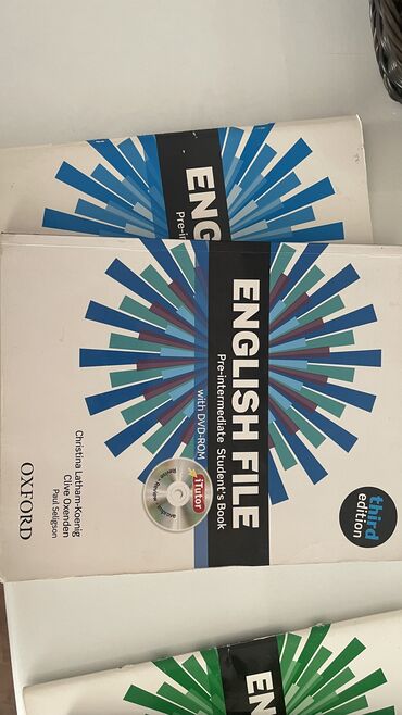 книга solutions pre intermediate: English file (third edition) Pre intermediate состояние хорошее (