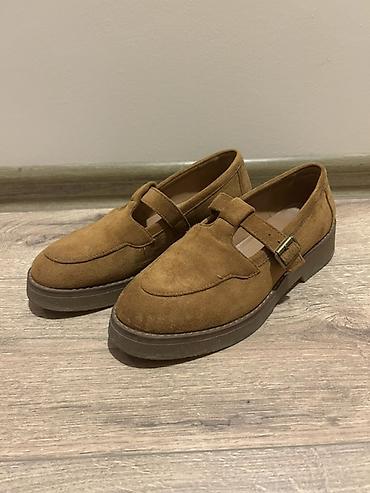 Digər ayaqqabılar: 1.Ботинки Натуральная кожа Размер 39 Цена 60 azn 2. Зимние ботинки — 29