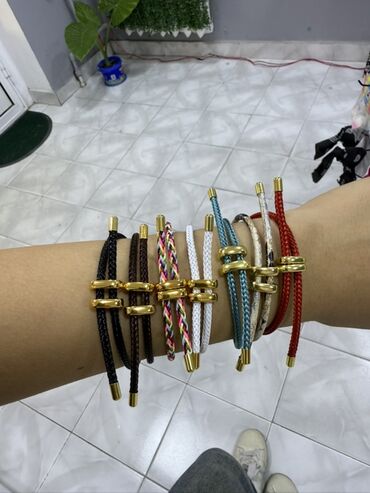 Bijuteriya dəstləri: Qadın bəzək aksesuarları – geniş seçim Məhsullar: - Qızılı tonlarda — 109