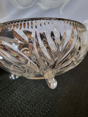 Činije: Cinija kristal na tri stopa 1960g+. Cinija bez ostecenja,sve na njoj na lalafo.rs — 11 Činije: Cinija kristal na tri stopa 1960g+. Cinija bez ostecenja,sve na njoj — 11