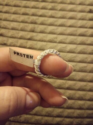 Prstenje: Nova burmica od srebra 925 sa cirkonima,veličina 18mm