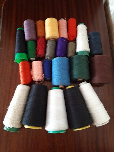 Digər tekstil: Sovet vaxtının sapları, 24 ədəd- 18 man yorgan və döşək sırımaq üçün