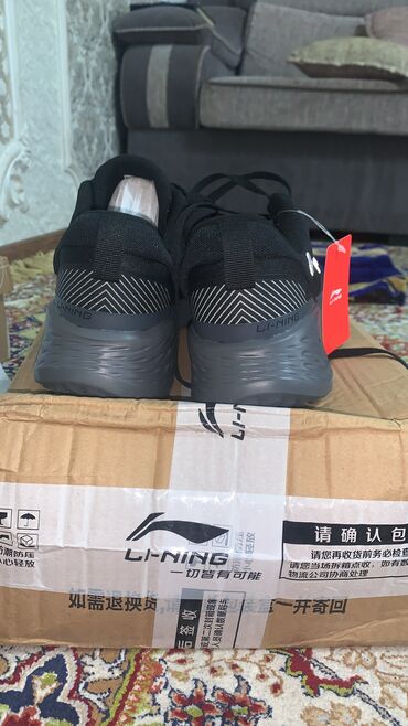 лининг бишкек обувь: Продаю кроссовки Lining 100% original Size-43 New Price 4000 Torg
