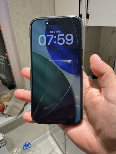 Apple iPhone: IPhone 15 Pro, Б/у, 128 ГБ, Черный, Защитное стекло, 81 % — 1