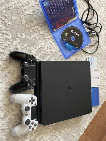 PS4 (Sony Playstation 4): Sony playstation 4 slim modeli 1TB yaddashla. Konsol mukemmel — 2