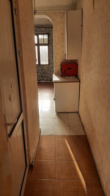 Uzunmüddətli kirayə mənzillər: Bileceride ploşada yaxin 300 nömreli mektebe yaxin 5/1 mertebesinde 2 — 5