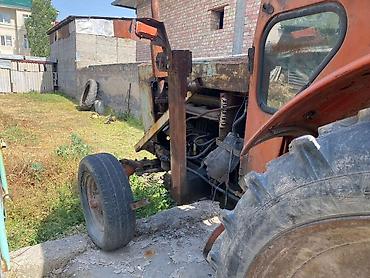 Другие тракторы: Трактор колесный, кабина с остеклением. Задний ведущий мост — 3