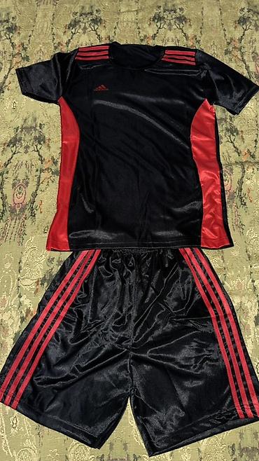the north face azerbaijan: İdman geyim dəsti – köynək və şort - Rəng: qara, qırmızı detallarla - — 1