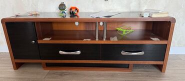 школьная парта для дома купить: Тв подставка 
Черное стекло каленное
Повреждения от скотча
