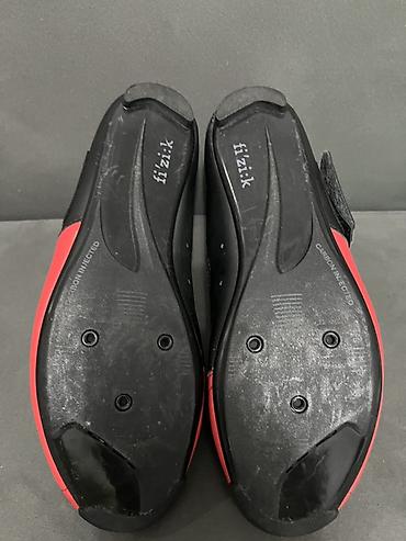 велотуфли: Велотуфли Fizik Transiro Powerstrap R4 (триатлон/шоссе) 41 размер - — 4