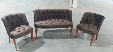 Stilske garniture: Chester premium set ponovo u ponudi!
320€!! na lalafo.rs — 11 Stilske garniture: Chester premium set ponovo u ponudi!
320€!! — 11