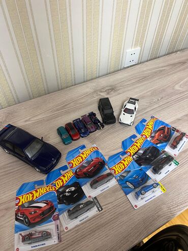Xodunoklar: Hot Wheels və digər miqyaslı model avtomobil kolleksiyası tek tekde