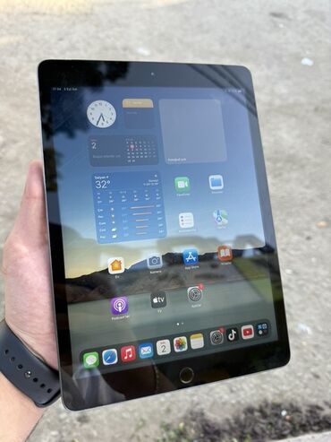 Saab: Apple iPad (Space Gray) – 9.7” ekranlı model, Touch ID-li Home düyməsi