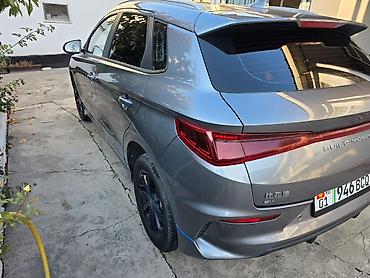 byd хан: BYD E2: 2022 г., Электромобиль, Кроссовер — 7