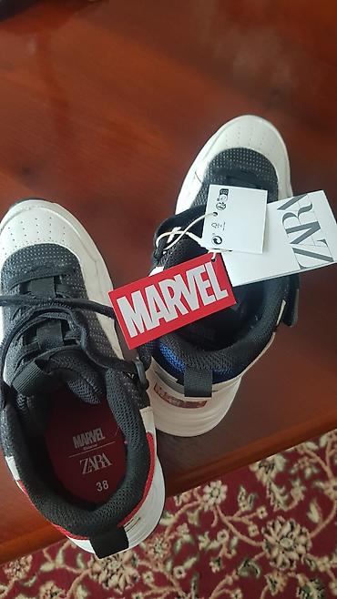 обувь 31: Кроссовки ZARA x Marvel, размер 38. - Лицензионная коллаборация — 3