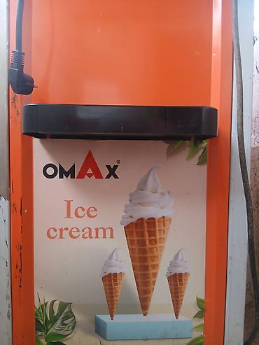 Оборудование для производства: Фризер для мягкого мороженого OMAX. - Три рычага раздачи: два — 2