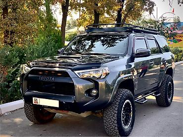 Toyota 4Runner: 2019 г., 4 л, Автомат, Бензин, Внедорожник — 1