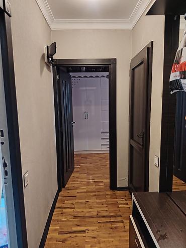 Mənzillər: Əcəmi metrosuna yaxin . Əcəmi mall arxasinda 2 otaqli yaxsi təmirli — 5