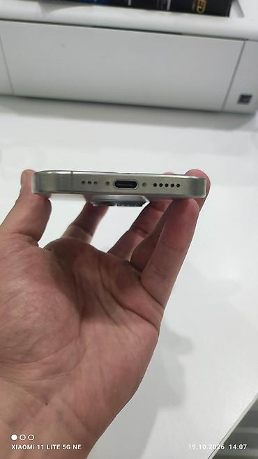 iphone se3: IPhone 15 Pro, Face ID — 3