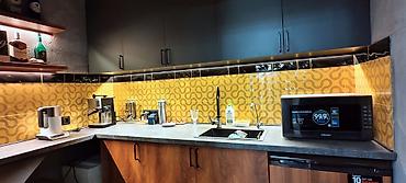 Аренда офисов: Аренда офисов, 45 м², В бизнес центре, С оборудованием, С отдельной кухней, С отдельным входом — 3