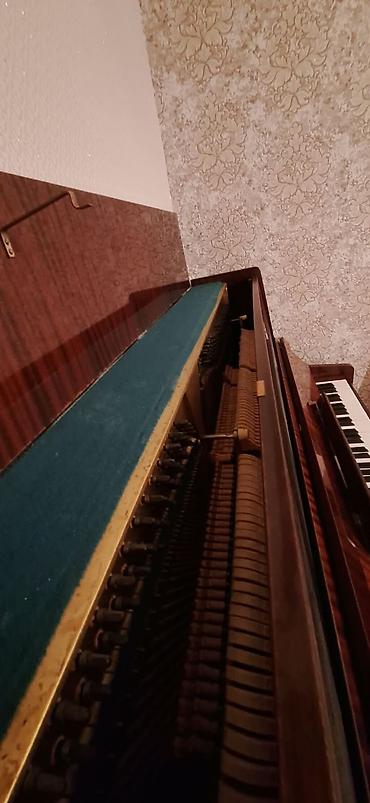 elektron piano: Akkustik pianino – “Ласточка” (Lastoçka) markası, şaquli model. - — 2