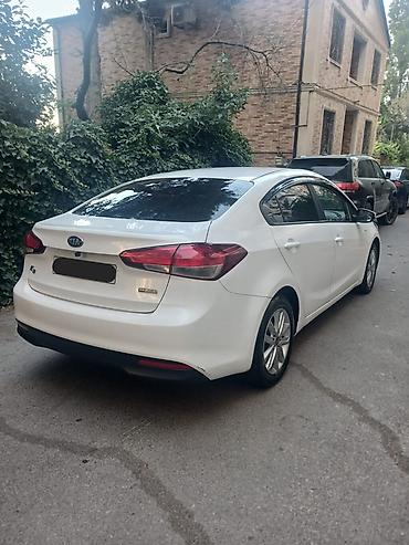 forut satsi: Kia K3: 1.6 l | 2016 il Sedan — 6
