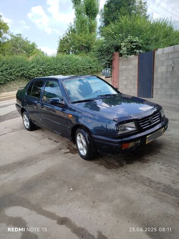 срочно срочно продам машину: Volkswagen Vento: 1992 г., 1.8 л, Механика, Бензин, Седан