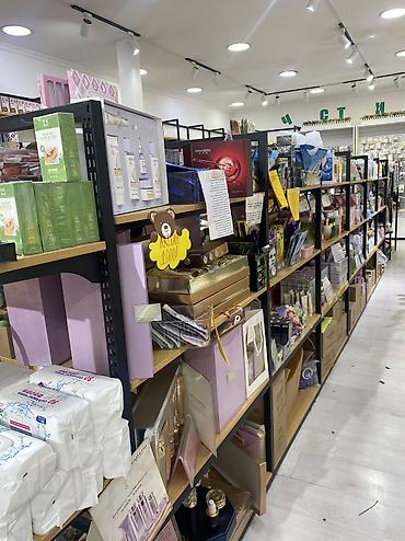 Требуется продавец-консультант в магазин косметики и мыла 🧴🫧 Ищем at lalafo.kg Требуется продавец-консультант в магазин косметики и мыла 🧴🫧 Ищем