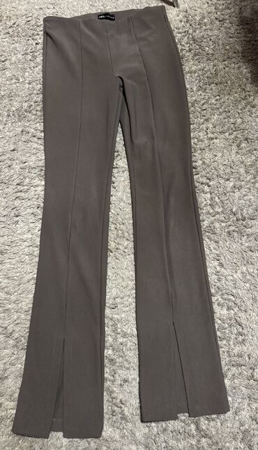 bershka kožne pantalone: L (EU 40), High rise, Straight