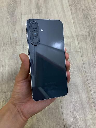 apple 11: Samsung Galaxy A56 5G, Б/у, 256 ГБ, цвет - Черный, 2 SIM — 1