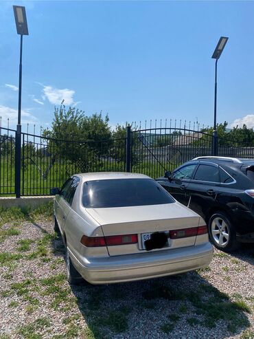 купить авто в кредит без первоначального взноса: Toyota Camry: 1998 г., 2.2 л, Механика, Бензин, Седан